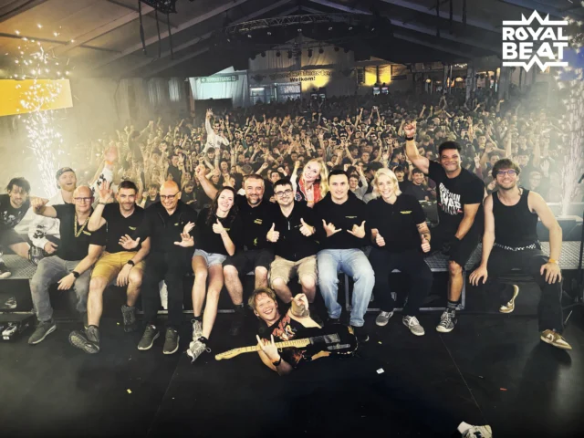 Over beste Belgische publiek ever gesproken… 

@worstenfeestenvlimmeren, sowieso al de prijs voor de beste naam, sowieso ook de prijs voor de beste worsten en beste sfeer! Die tripjes België zorgen bij ons echt voor een soort reversed heimwee inmiddels. ❤️🇧🇪🥹